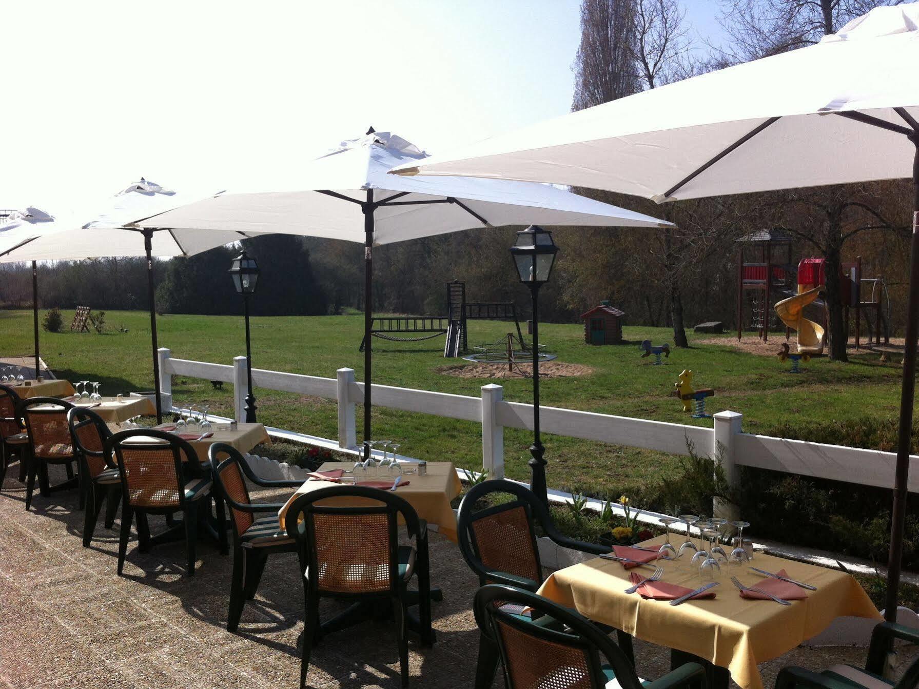 Hotel Restaurant Le Relais De Pouilly Exterior foto